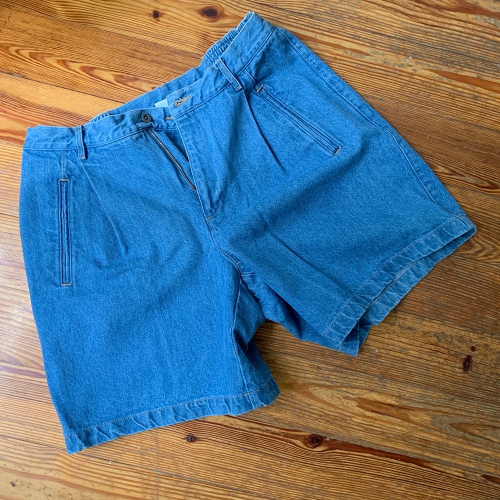 Vintage Liz Claiborne denim shorts.